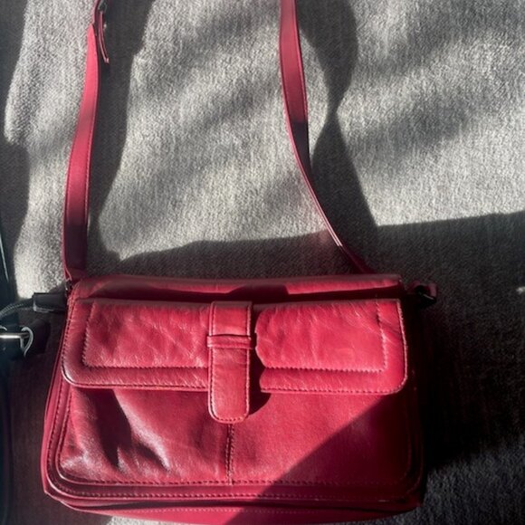 Red Purse - Picture 1 of 4